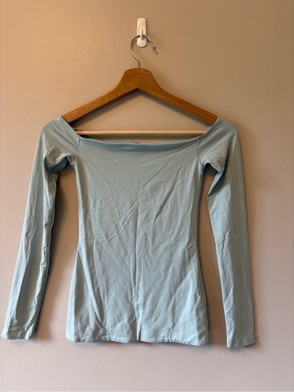 Aritzia Contour Off the Shoulder Long Sleeve Top XS - Picture 2 of 5